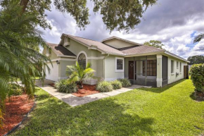 Lakefront Brandon Home with Patio and Screened Lanai!